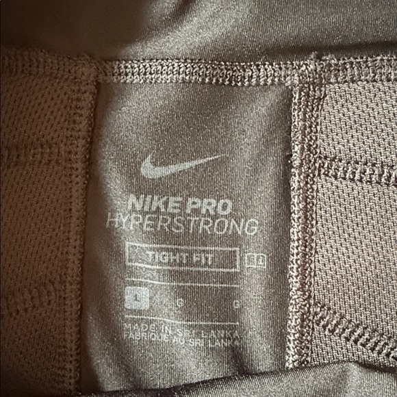 Nike Pro boys slider shorts. Size large - Picture 2 of 5